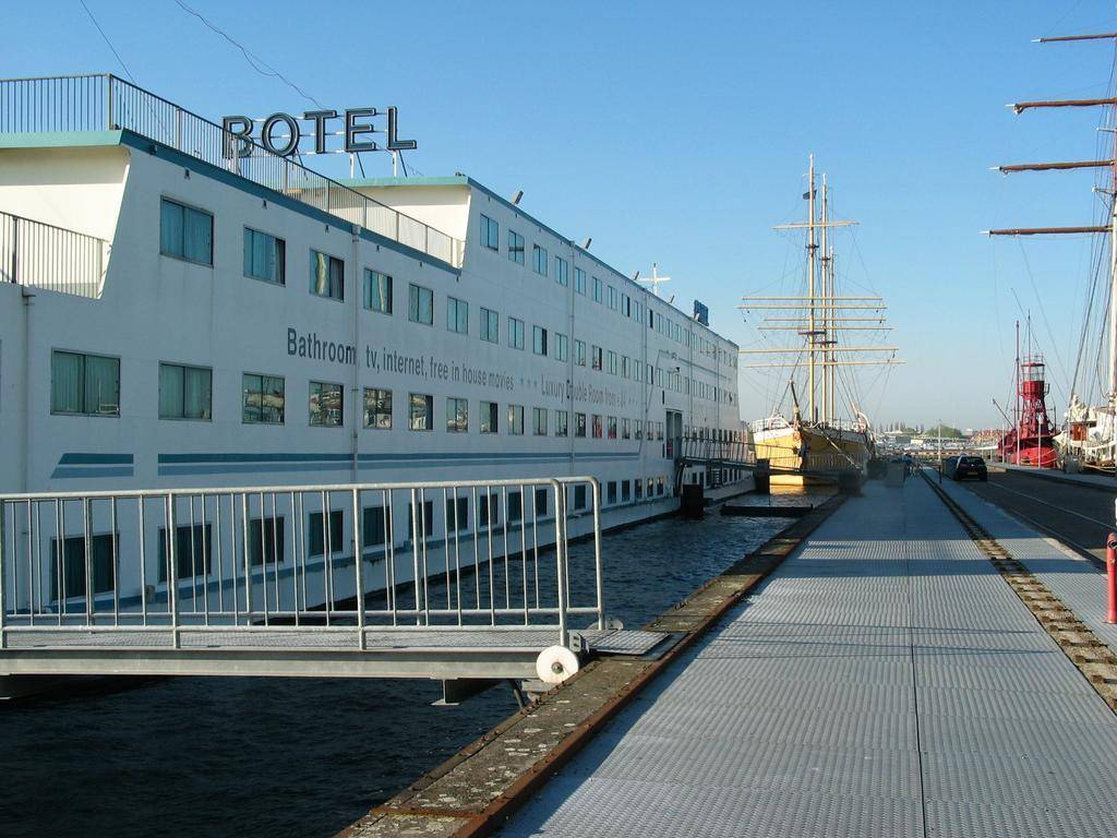 Amstel Botel, Amsterdam Review by EuroCheapo