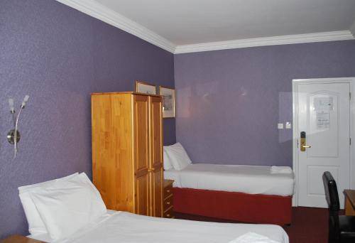 Lord Kensington Hotel, London
