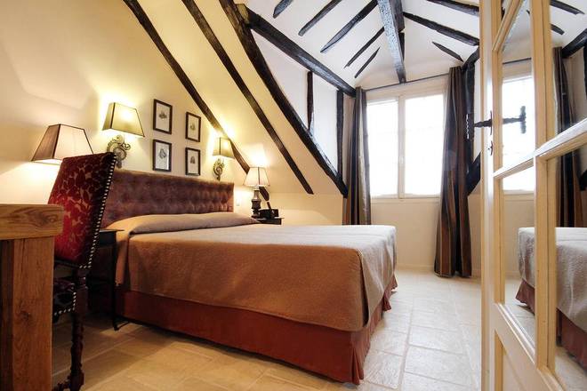 Hotel Saint-Louis Marais, Paris