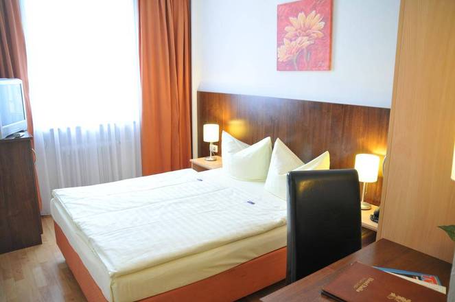 Hotel Italia, Munich