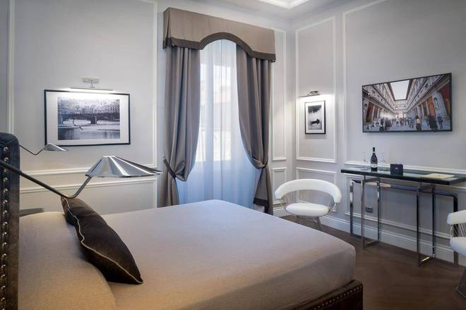 Hotel Bretagna, Florence