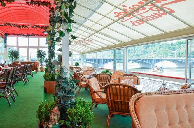 Botel Albatros, Prague