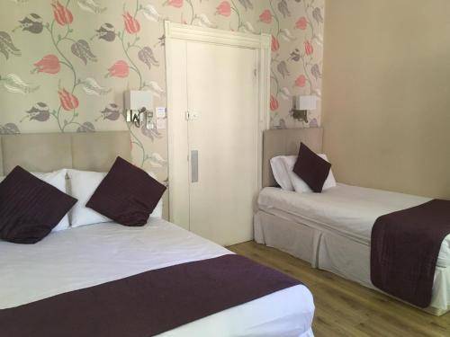 George Hotel, London