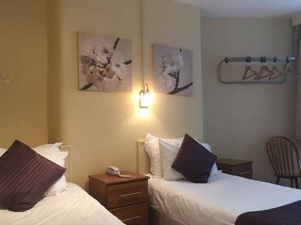 George Hotel, London