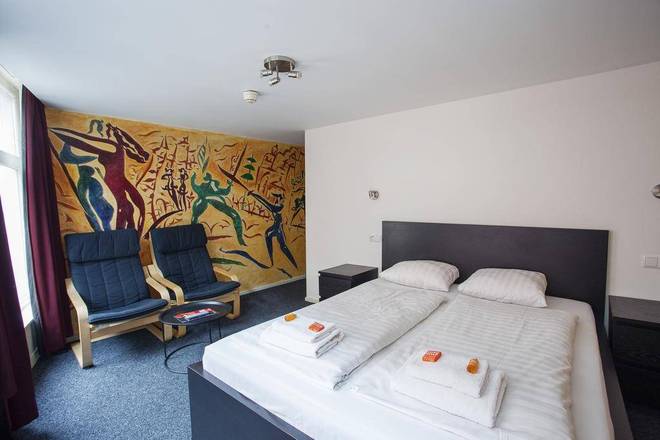 St. Christopher's at the Winston, Amsterdam