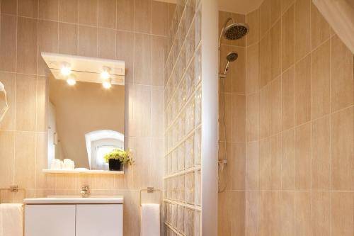 H&ocirc;tel Londres Saint Honor&eacute;, Paris