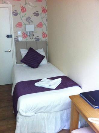 George Hotel, London