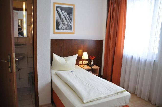 Hotel Italia, Munich