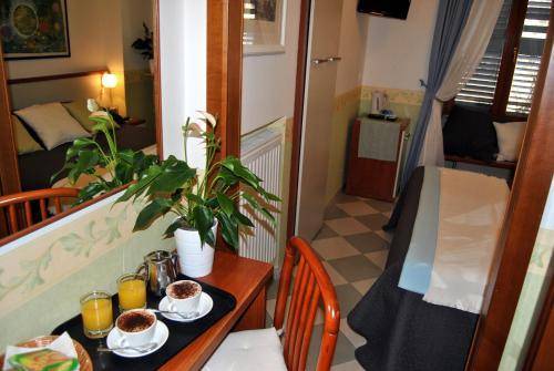 Locanda Carmel, Rome