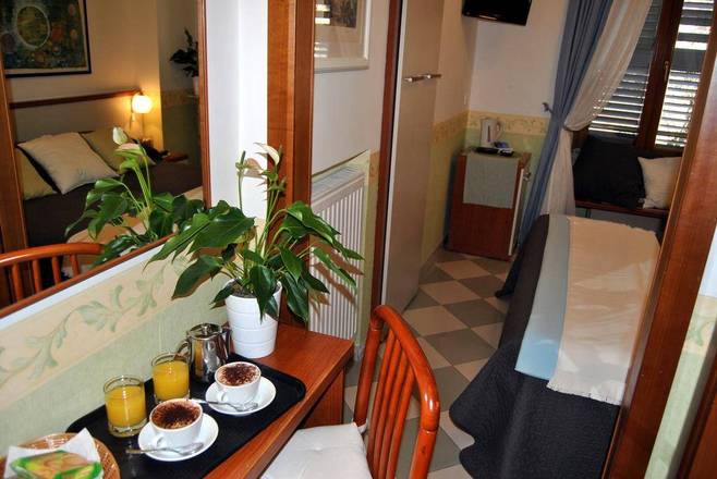 Locanda Carmel, Rome