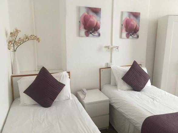 George Hotel, London