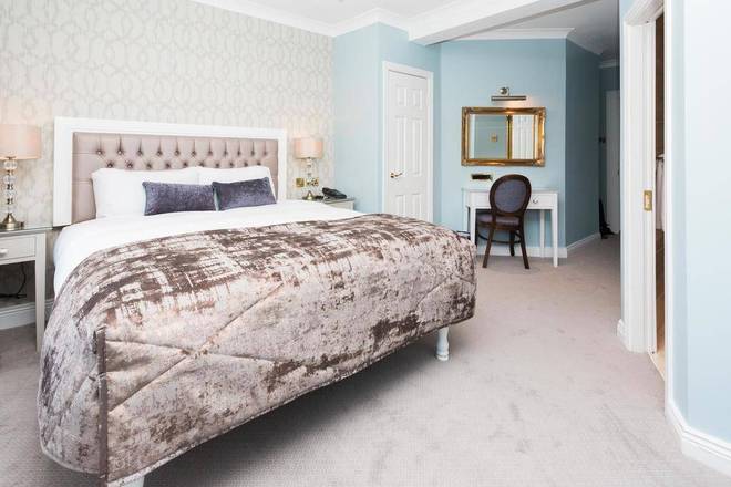 Stauntons on the Green Guesthouse, Dublin