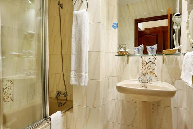 Hostal La Macarena, Madrid