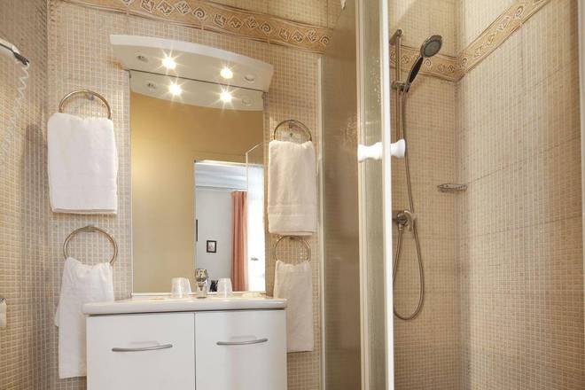 H&ocirc;tel Londres Saint Honor&eacute;, Paris