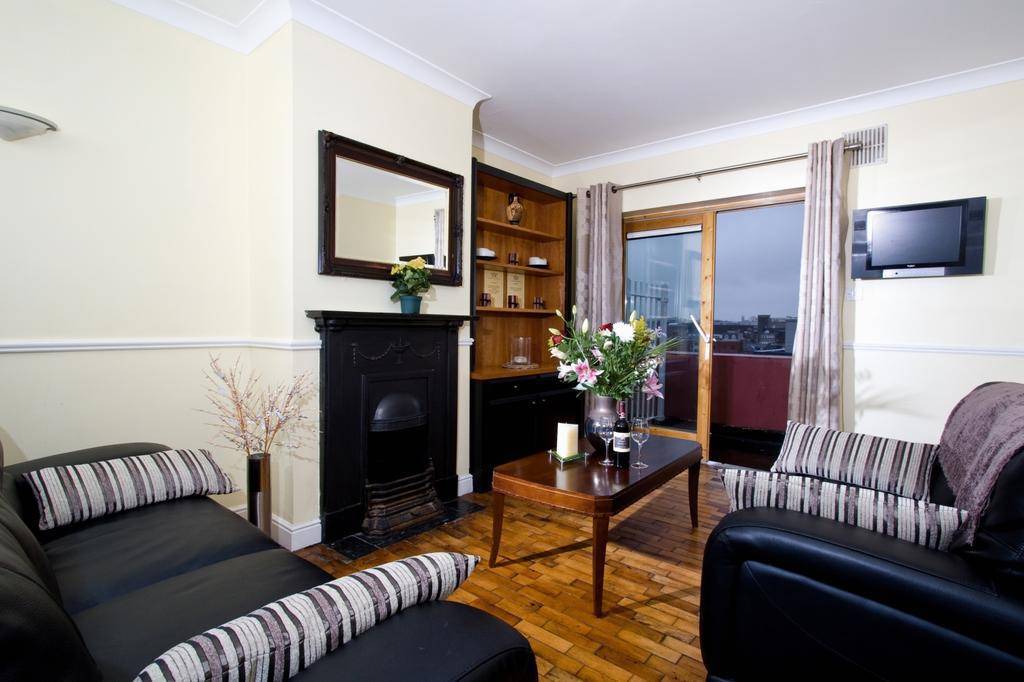 Oliver St. John Gogarty's Hostel, Dublin Review by EuroCheapo