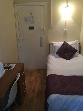 George Hotel, London