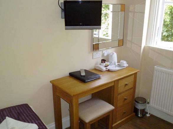 George Hotel, London