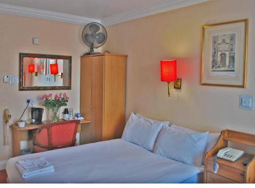Lord Kensington Hotel, London