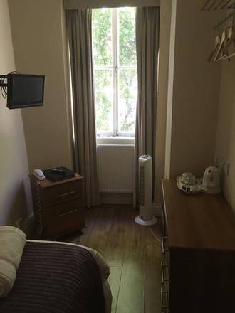 George Hotel, London