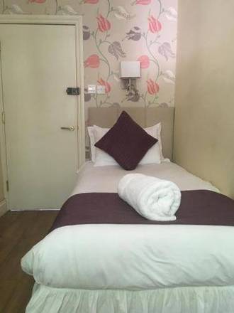 George Hotel, London