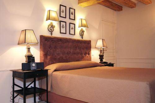 Hotel Saint-Louis Marais, Paris