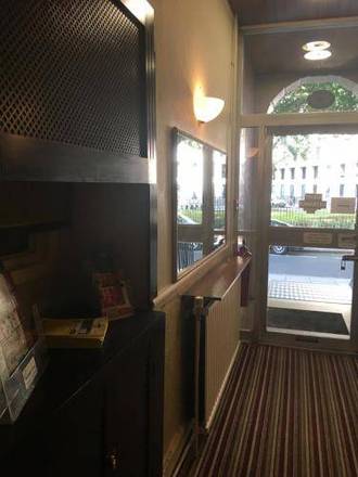 George Hotel, London