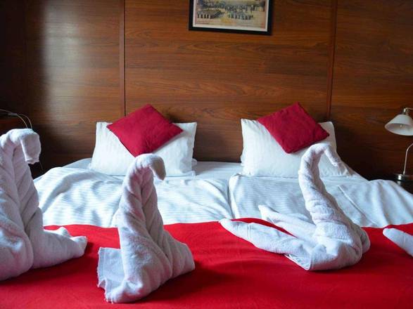 Botel Albatros, Prague