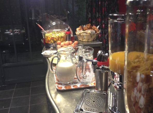 Hotel 29 Lepic, Paris