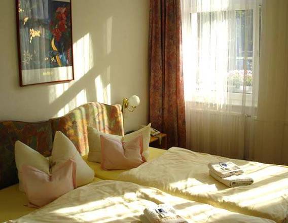 Gold Hotel, Berlin