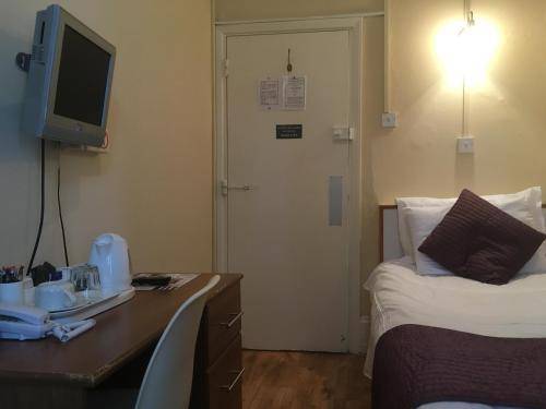 George Hotel, London