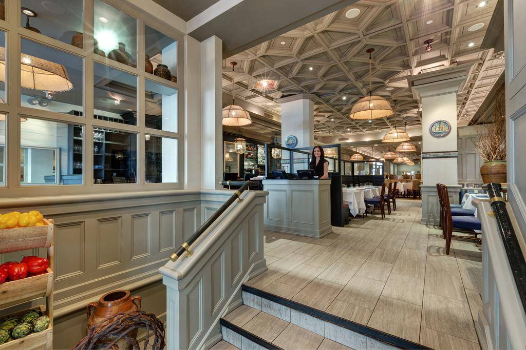 Wellington Hotel, New York - Review by EuroCheapo