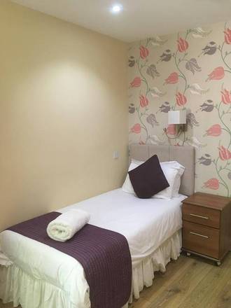 George Hotel, London