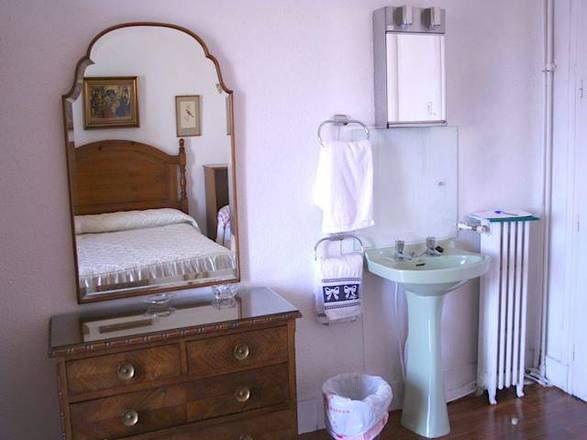 Hostal A. Nebrija, Madrid