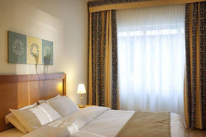 Hotel Achilleas, Athens