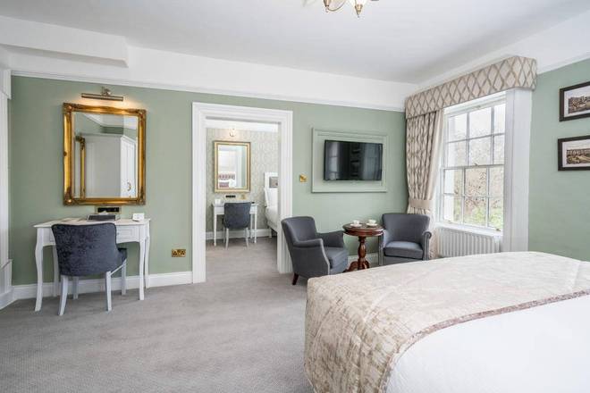 Stauntons on the Green Guesthouse, Dublin