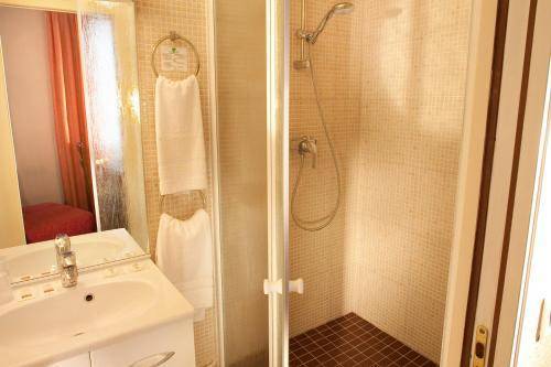 H&ocirc;tel Londres Saint Honor&eacute;, Paris