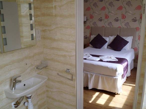 George Hotel, London