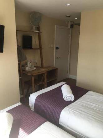George Hotel, London