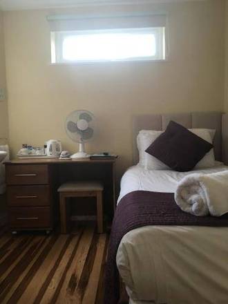 George Hotel, London
